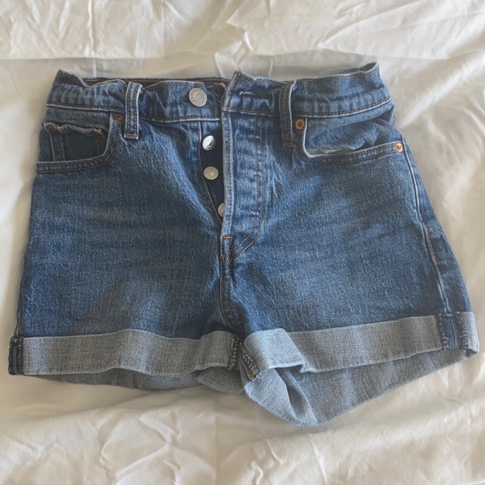 Levi’s Jean Short Women